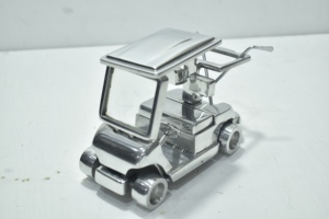 รถกอล์ฟขนาดเล็กดีไซน์เนอร์คุณภาพดีที่สุด โมเดลโลหะตกแต่ง รถเข็นอเนกประสงค์อะลูมิเนียม แบบตั้งโชว์บนโต๊ะ มีจำหน่ายแล้ว - Product Image 3