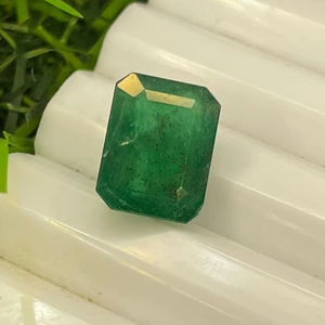 มรกตธรรมชาติทรงแปดเหลี่ยมขนาด 9.70x7.50 มม. มรกตสวยงามสำหรับทำเครื่องประดับ - Product Image 1