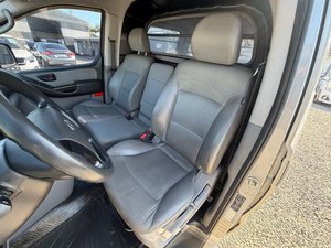 Grand Starex 2018, Plateado, Diésel, 3 Pasajeros, Furgoneta de Pasajeros Usada, Minivan Familiar, Transporte de Personas - Product Image 5