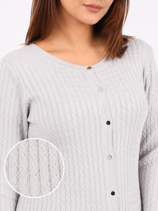 Cardigan décontracté gris clair en maille torsadée boutonnée pour femme, avec logo sur le devant, manches longues et col rond, idéal pour l'automne - Product Image 5