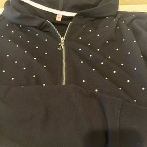 Conjunto de Sudadera con Capucha Personalizada con Pedrería, Negra, con Cierre, 500 Gsm, Casual, con Logotipo Personalizado, Sudadera con Capucha Brillante - Product Image 2