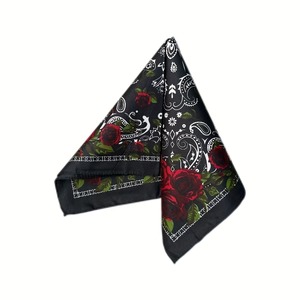 Foulard carré en satin de soie imprimé avec logo personnalisé, motifs géométriques, animaux, losanges et feuilles, multi-usages pour toutes les saisons - Product Image 1