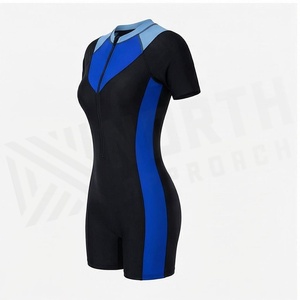 Ensemble de yoga 2 pièces imprimé papillon bleu avec finition dorée, body à col en V profond et jupe portefeuille longueur genou - Product Image 3