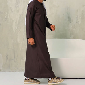 Fabricant de Thobes en Gros – Robe Traditionnelle Musulmane en Tissu Respirant pour Marques de Détail et Vente en Gros - Product Image 5