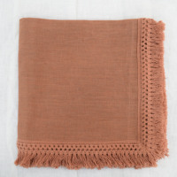 Serviette de table en lin avec bordure à franges faite à la main, style rustique bohème, linge de table tendance, réutilisable, écologique, serviette de table de luxe