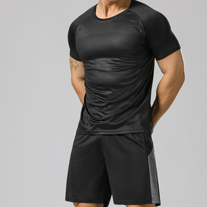 Conjunto de Camiseta y Pantalones Cortos Deportivos de Secado Rápido para Hombre con Logotipo Personalizado - Ropa Deportiva para Gimnasio, Entrenamiento, Running y Actividades Físicas - Product Image 5