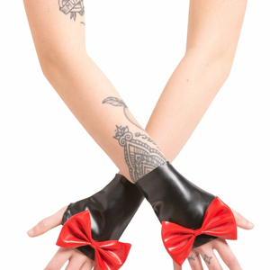 ถุงมือข้อมือ PU สีดำพร้อมดีไซน์โบว์สไตล์พังก์สำหรับใส่ไปงานปาร์ตี้ - Product Image 2