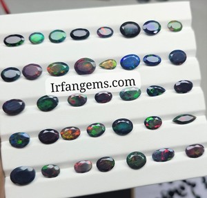 Opale noire éthiopienne 100% naturelle, cristal facetté, lot en vrac, opale noire faite à la main pour la fabrication de bijoux, cabochon d'opale noire éthiopienne - Product Image 1