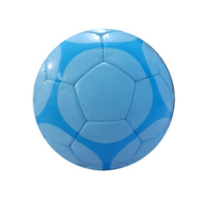 Nuevo Balón de Fútbol de Alta Calidad, Resistente al Agua, para Práctica y Entrenamiento, Hecho en Pakistán, Duradero, Ligero, con Opciones Personalizables - Product Image 4