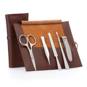 Étui à roulettes en cuir de grande taille pour la vente en gros |   Organisateur d'outils en cuir de vache véritable |   Porte-accessoires de toilettage compact 17 x 15 cm - Product Image 5