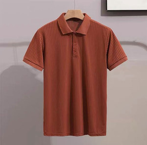 เสื้อโปโลผู้ชายแขนสั้นผ้าถักสีพื้นลำลองติดกระดุมด้านหน้าทรงปกติ - Product Image 2