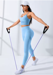 Ensemble de sport noir sans couture pour femme : soutien-gorge de yoga, leggings taille haute et crop top à manches courtes pour fitness et entraînement - Product Image 3