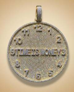 จี้ Iced Out Time Is Money ประดับโมอิสซาไนต์ เงินแท้ 925 ชุบทอง 18K รูปทรงนาฬิกา ดีไซน์ฮิปฮอป สำหรับผู้ชาย - Product Image 5