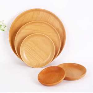 Assiette de service en bois naturel au design moderne avec logo personnalisé pour hôtel et restaurant, finition polie artisanale et écologique - Product Image 2