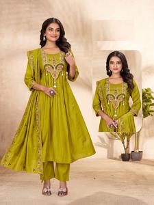 Nuevo Conjunto de Kurti de Diseño en Seda Viscosa Romana con Estampado Astar - Product Image 2