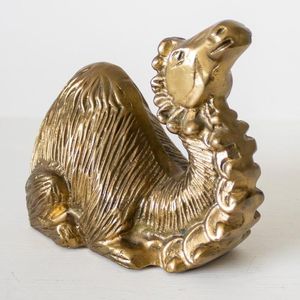 Figura clásica de camello con acabado en latón para decoración festiva de mesa y presentación de regalo de alta calidad. - Product Image 6