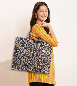 Sac fourre-tout en coton matelassé fait main, imprimé léopard marron, réversible, pour femme, idéal pour le shopping ou la plage - Product Image 6