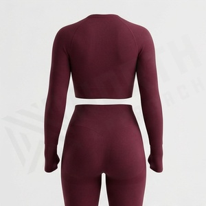 Ensemble de yoga deux pièces sexy avec soutien-gorge intégré, tenue de fitness pour femmes, haut de sport, vêtements d'exercice, survêtements athlétiques personnalisables avec logo - Product Image 2