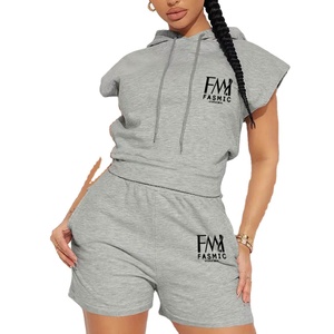 Ensemble décontracté d'été pour femmes grandes tailles : crop top à capuche et short, 100 % coton doublé, deux pièces, logo personnalisé imprimé - Product Image 1