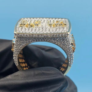 Bague Hip Hop en Argent Sterling 925 Plaqué Or avec Diamants Sertis, Certifiée IGI, Classique pour Homme - Product Image 4