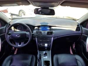 Voiture d'occasion berline intermédiaire économique à essence automatique SM5 2018, noire, conduite à gauche, 5 places - Product Image 3