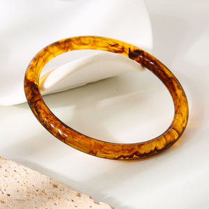 Brazalete de Resina de Diseño Premium para Mujer |   Elegantes Brazaletes Hechos a Mano Estilo Indio, Artesanía en Resina - Product Image 2