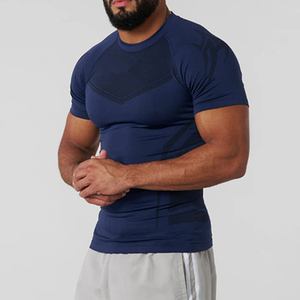 T-shirt de compression à manches courtes pour homme, couleur violette, coupe ajustée, séchage rapide, col rond, tricoté en polyester, idéal pour l'entraînement sportif - Product Image 4