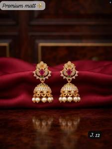 Pendientes de Perlas de Alta Calidad con Diseño Étnico Tradicional, Adornados con Kundan y Paisley, en Aleación de Zinc Dorada - Product Image 6