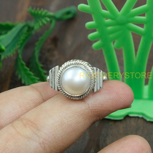 แหวนมุกธรรมชาติ เงินแท้ 925 แหวนทำมือสไตล์วินเทจ แหวนมุกทรงกลม เครื่องประดับโบโฮ ดีไซน์ไม่ซ้ำใคร ของขวัญสำหรับผู้หญิง - Product Image 6