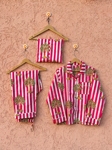 Conjunto de Pijama de Lujo Ecológico de Verano con Estampado de Palmeras Hecho a Mano para Mujer |   Ropa de dormir de algodón con parte superior con botones a rayas - Product Image 6