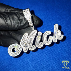 Elegante colgante clásico con letras en plata de ley 925 con diamantes cultivados en laboratorio Bling VVS, perfecto para ocasiones especiales - Product Image 2