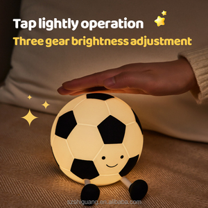 Offre Spéciale LED Mini Soft Football Night Light Fonction tactile blanc chaud pour <span class=keywords><strong>chambre</strong></span> d'enfant-Cadeau d'anniversaire pour garçon - Product Image 4