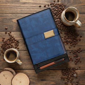 Ensemble cadeau de stylo à bille et carnet relié en velours PU bleu Aurelux Premium, 192 pages, fermeture à boucle, carnet élégant, professionnel - Product Image 1