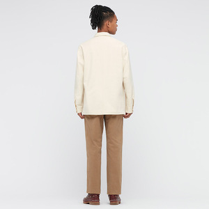 Chemise en velours côtelé blanche unie décontractée pour homme, col boutonné, vente en gros personnalisée, idéale printemps-automne - Product Image 3