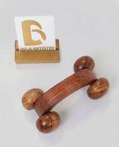 Rodillo Masajeador Corporal de Madera Natural Hecho a Mano, Herramienta de Masaje de Tejido Profundo de 4 Ruedas con Grabado para Terapia de Relajación Muscular - Product Image 3