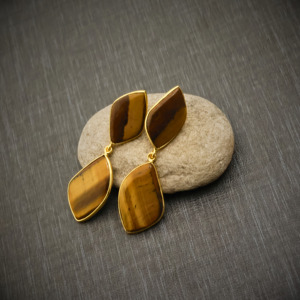 Pendientes de Ojo de Tigre Chapados en Oro de 18K – Doble Gota de Piedra Preciosa Natural – Joyería Elegante y Distintiva - Product Image 6