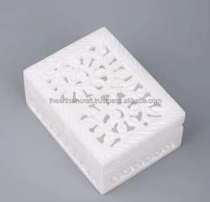 Joyero de mármol blanco hecho a mano elegante Almacenamiento de piedra cuadrada con Jalil tallado joyero artesanal - Product Image 2