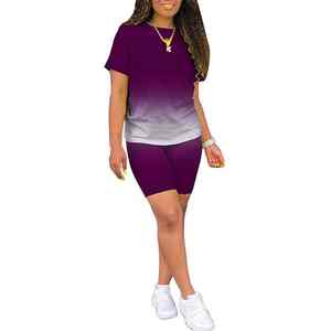 Conjunto de Verano Ecológico para Mujer: Camiseta Básica de Algodón Orgánico Sostenible y Pantalones Cortos de Ciclismo a Media Pierna - Product Image 1