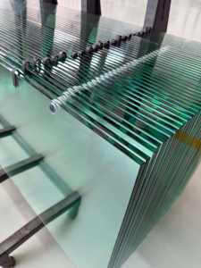 กระจกนิรภัยคุณภาพสูง ขนาด 3 มม. 4 มม. 5 มม. 6 มม. 8 มม. 10 มม. 12 มม. กระจกเทมเปอร์สำหรับอาคาร ผลิตในเวียดนาม - Product Image 2