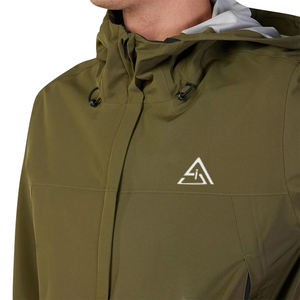 Chaquetas cortavientos para hombre con logotipo personalizado, impermeables, de tela resistente al agua, chaqueta de lluvia sostenible e impermeable para hombre - Product Image 3
