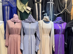Nueva Abaya Tradicional Islámica Negra para Mujer, Estilo Saudí, de Poliéster Transpirable, Largo hasta el Tobillo, para Primavera - Product Image 1