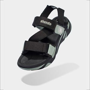 Sandalias Casuales con Entresuela Negra y Verde Oliva, Logotipo Serigrafiado, Diseño de Tiras Cruzadas - Product Image 2