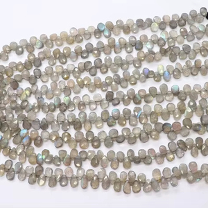 Cuentas facetadas de labradorita natural AAA en forma de pera de 4x6 mm, cuentas de piedras preciosas de labradorita, hilo de cuentas de labradorita azul brillante de 7.5 pulgadas - Product Image 1