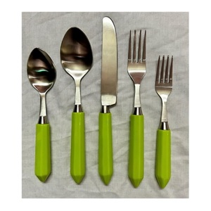 Ensemble de couverts en acier inoxydable avec logo personnalisé et manche en résine, finition poli miroir, pour la table (cuillère, fourchette) - Product Image 4