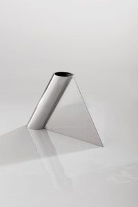 Jarrón minimalista de latón para mesa, hecho a mano, delgado, decorativo, para flores, para decoración moderna del hogar, jarrón metálico minimalista de moda. - Product Image 2