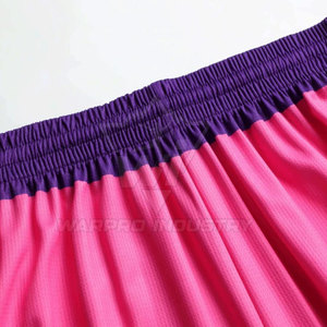 Uniforme de basket-ball léger et durable, fabriqué en polyester et en tissu mesh, adapté aux matchs de compétition et aux entraînements quotidiens. - Product Image 5
