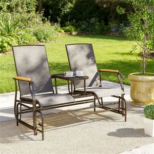 Fauteuil double à bascule en rotin brun clair pour extérieur avec table, mobilier de jardin et de terrasse - Product Image 1