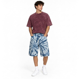 Shorts en jean droits personnalisés, longueur genou, délavage bleu moyen, détail poche de charpentier, étiquette personnalisée et coupe décontractée - Product Image 6