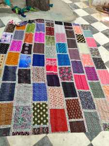 Tissu patchwork recyclé avec couture Kantha pour textiles de maison, couvre-journaux, housses de coussin et projets d'artisanat - Product Image 5