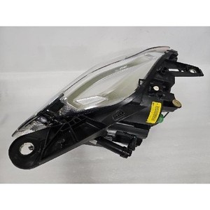 ชุดไฟหน้าด้านขวา/ด้านผู้โดยสารของรถยนต์ Quattroporte รุ่น 00670001624 - Product Image 5